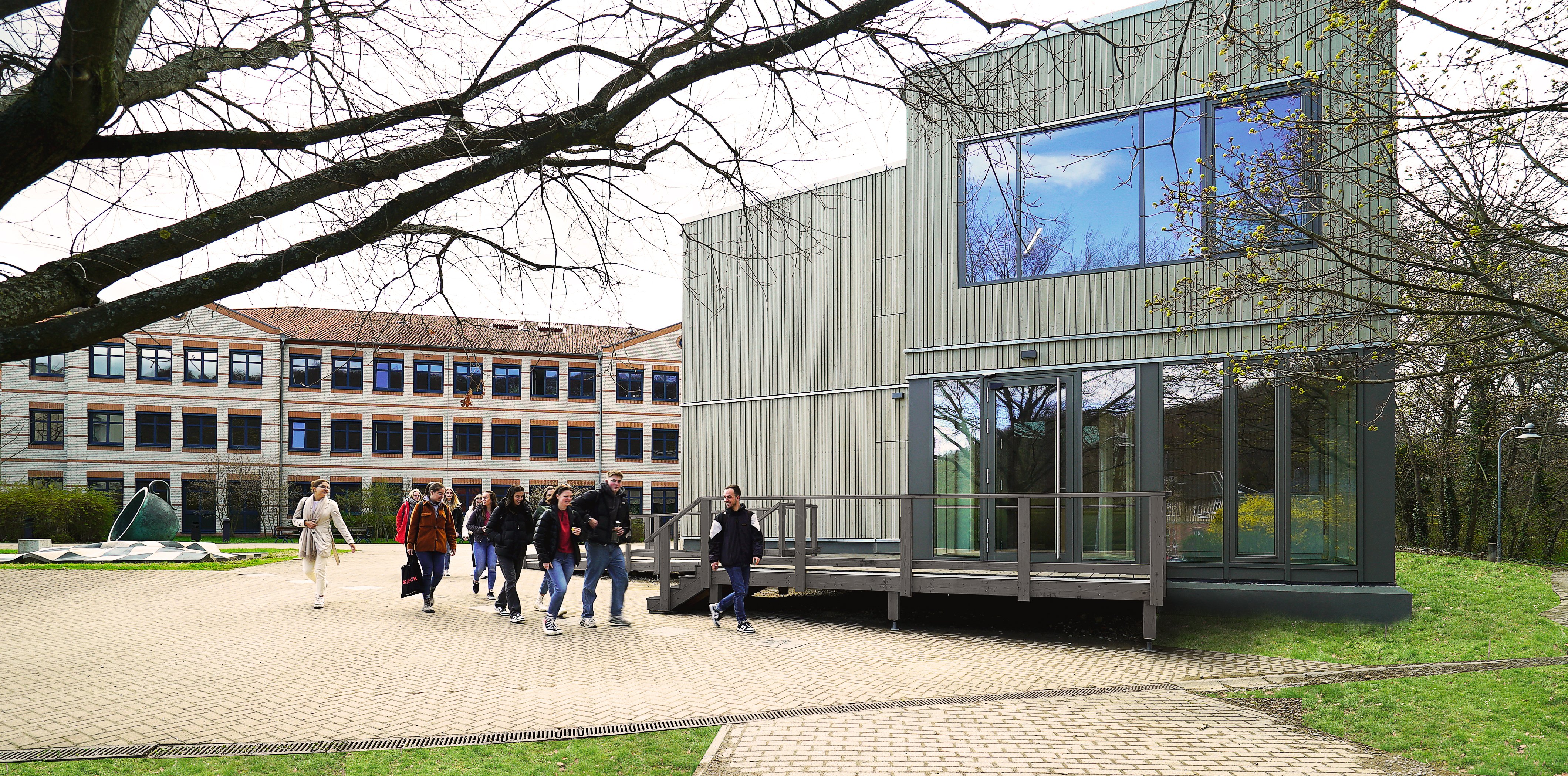 Neubau Studenten Service Center und Welcome Center (Anbau Haus 4) Aussen_2.JPG